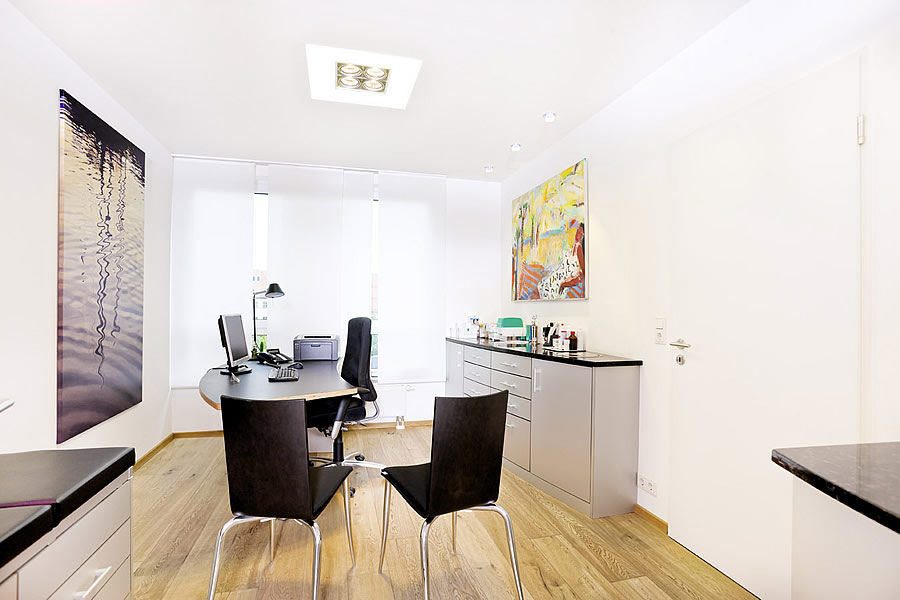 Behandlungszimmer Behandlungszimmer